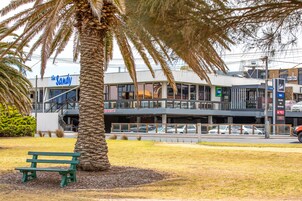 Fachada de la propiedad