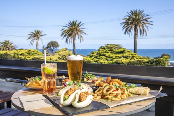 Food and drink - Nightcap at Sandringham Hotel (Sandringham)