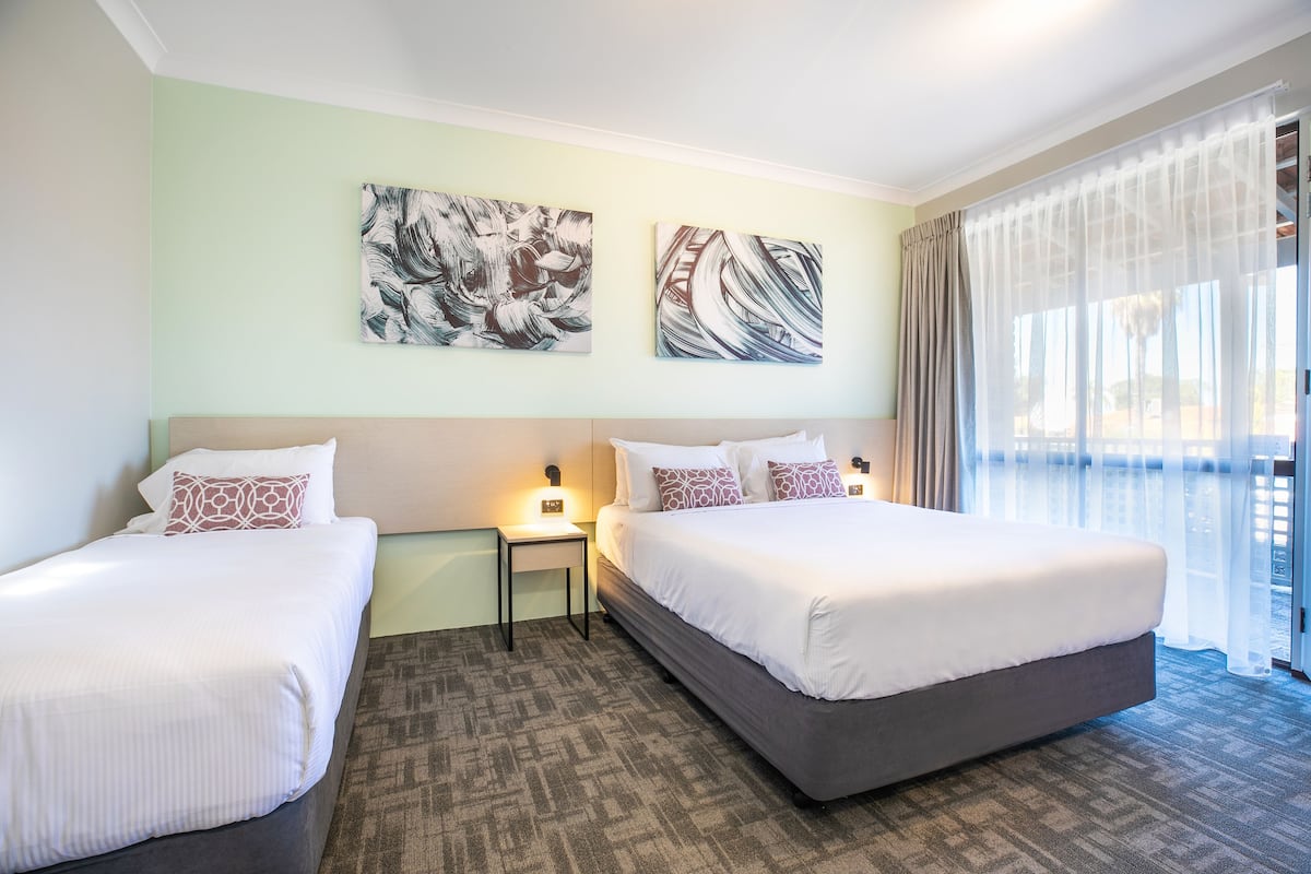 Desk, iron/ironing board, free WiFi, bed sheets