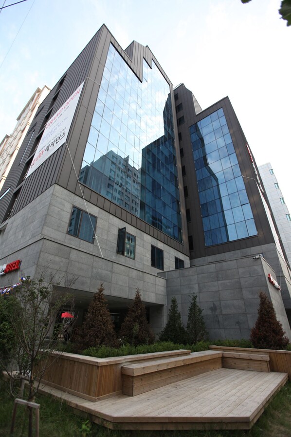Front of property - Easy Residence Hotel (Suwon)