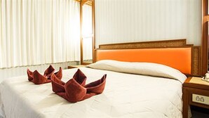 Deluxe Double Room | Desk, blackout drapes - Vieng Thong Hotel (Krabi)
