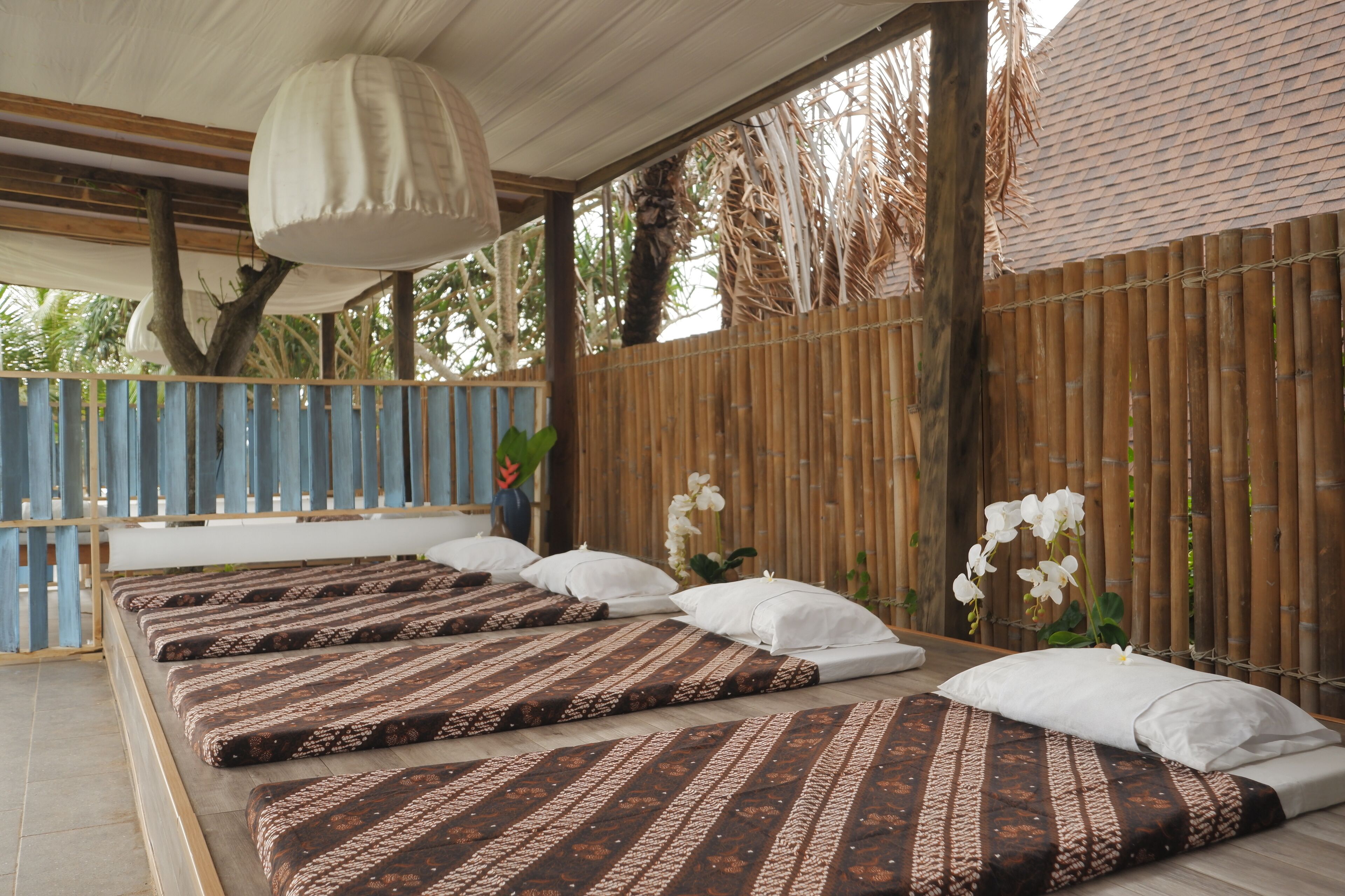 Swedish massages, Thai massages, sports massages