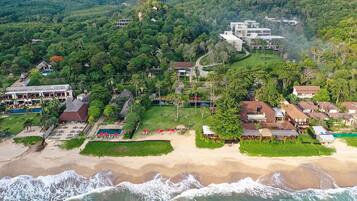 2 piscinas al aire libre, sombrillas, tumbonas