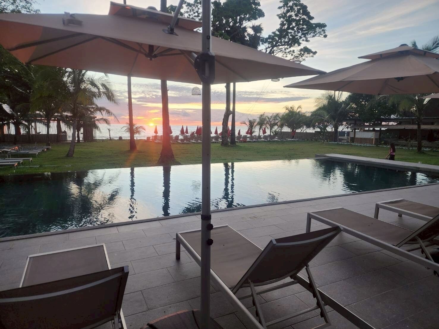 2 piscinas al aire libre, sombrillas, tumbonas