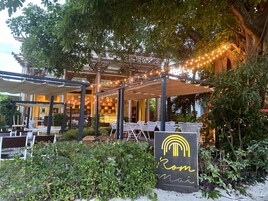 4 restaurants, breakfast, lunch, dinner served; international cuisine