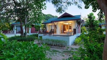 Villa, Private Pool, Sea View (BAR noise 8PM - 2AM) | 1 hálószoba, prémium ágynemű, minibár és széf a szobában