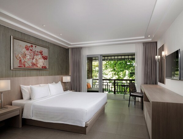 Deluxe Room | Premium bedding, minibar, in-room safe, desk - PP Princess Resort (Ko Phi Phi)