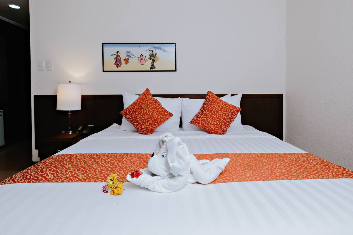 Superior Room (Tanguile) | In-room safe, desk, blackout drapes, individually furnished