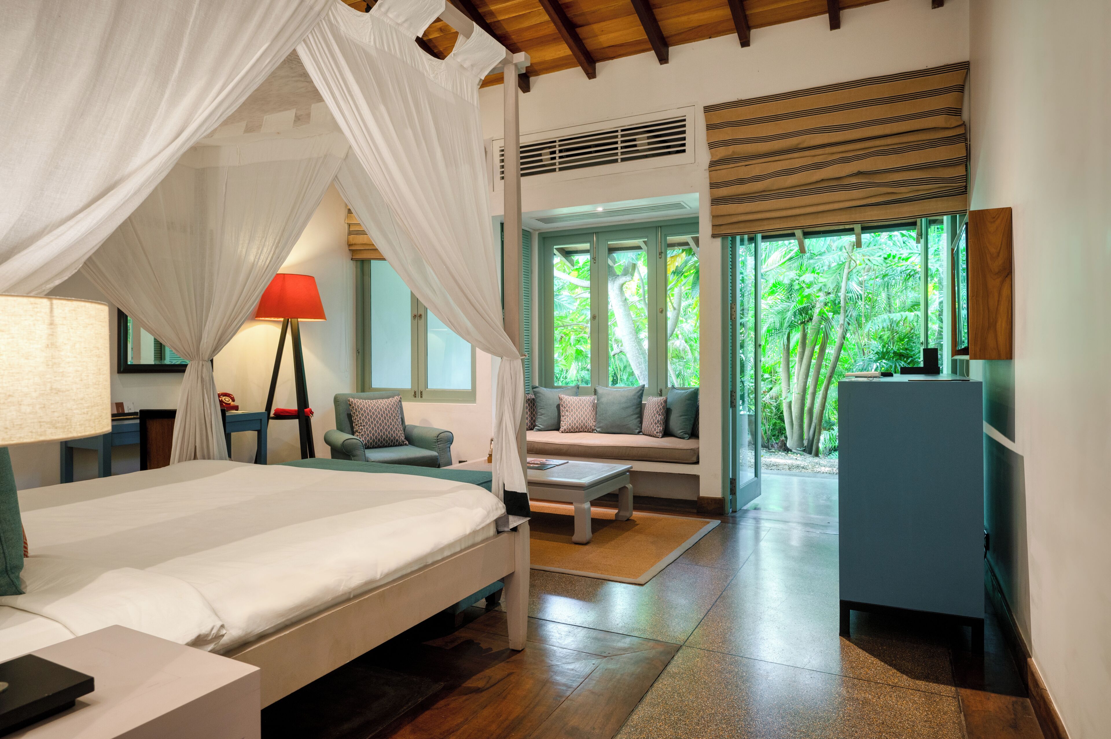 スイート (Double, Garden) | セーフティボックス (室内)、客室ごとに異なる装飾、デスク、遮光カーテン