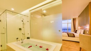 Familjelägenhet - 3 sovrum | Sängtillbehör av högsta kvalitet, duntäcken och minibar