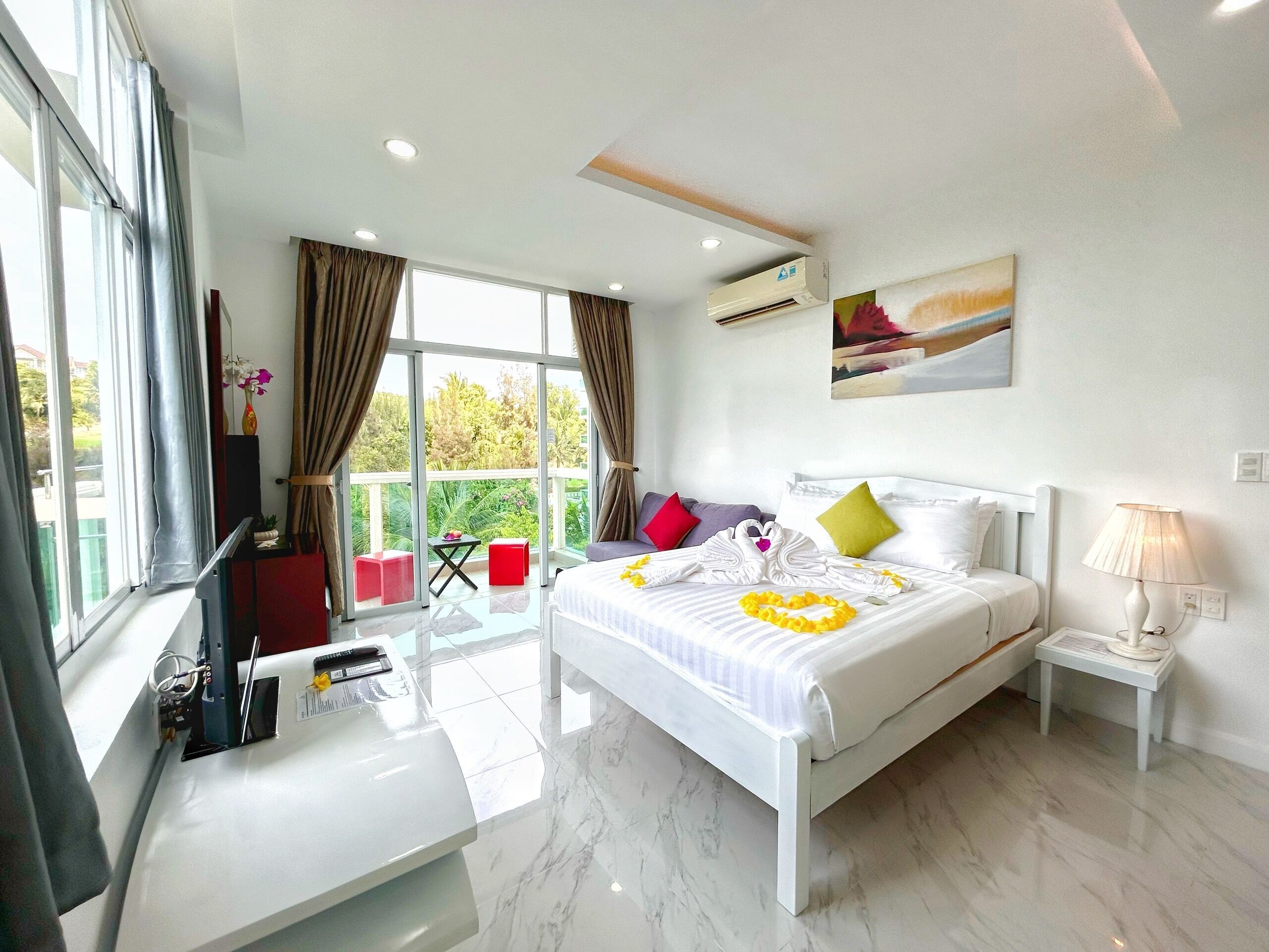 Eenvoudige studio, uitzicht op tuin | Luxe beddengoed, donzen dekbedden, een minibar, een kluis op de kamer