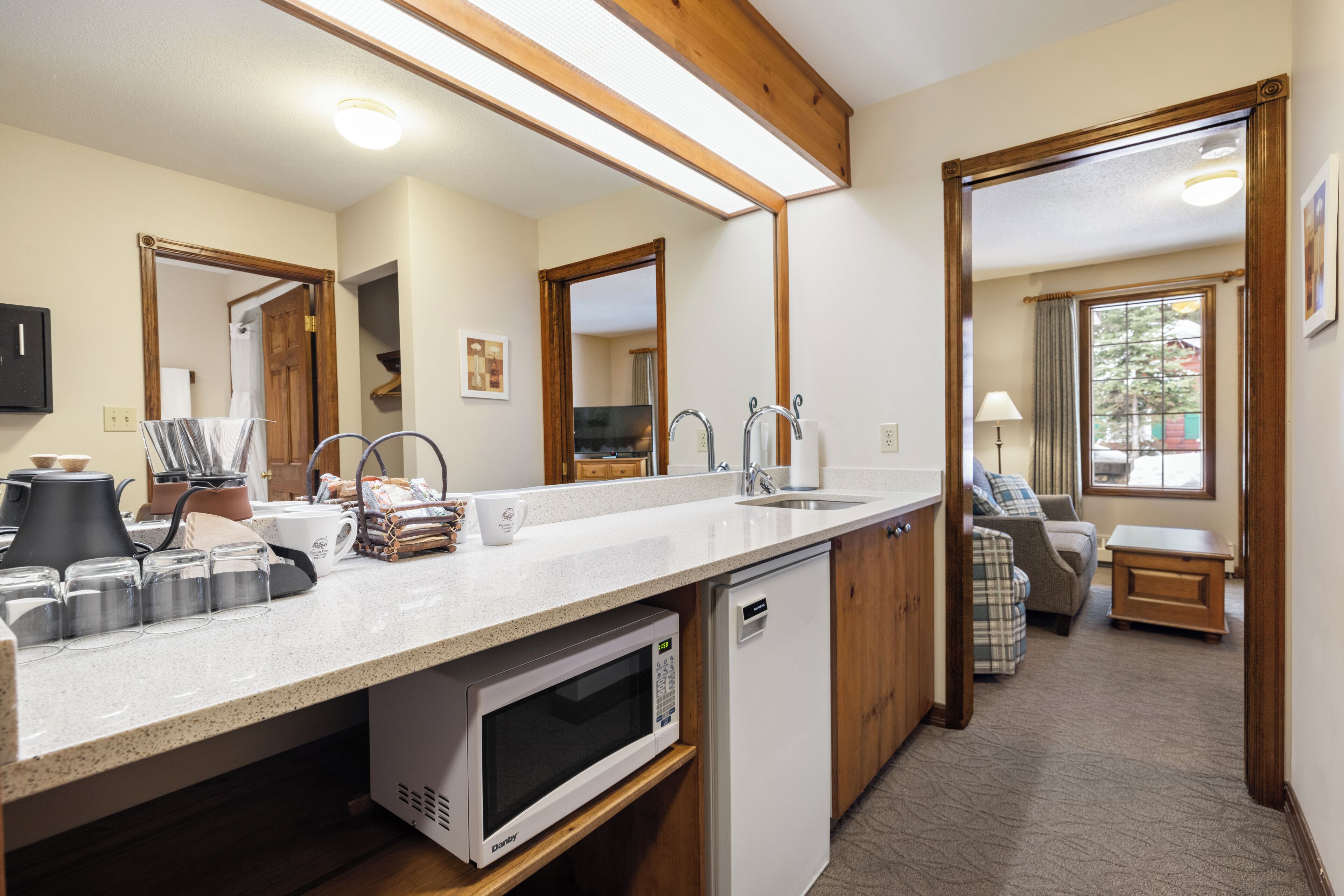 Saddleback Suite, Queen, 2 Twin | Private kitchenette | Coffee/tea maker, fridge, microwave, electric kettle