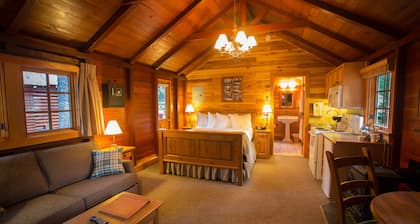 Paradise Lodge & Bungalows
