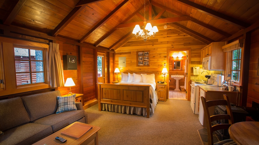 Paradise Lodge & Bungalows