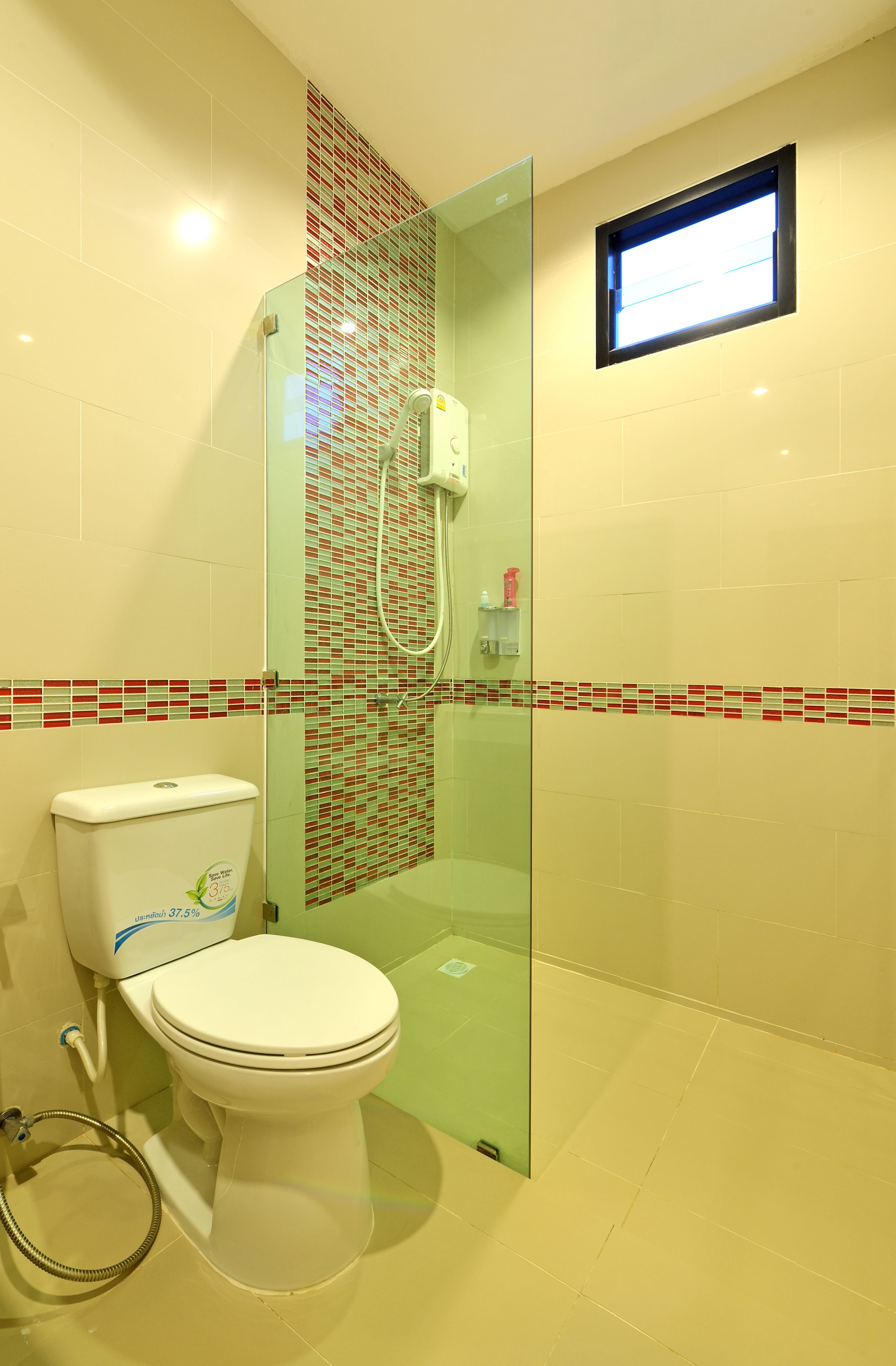 shower, free toiletries, towels