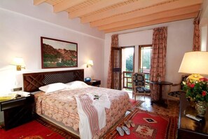 1 bedroom, premium bedding, minibar, in-room safe