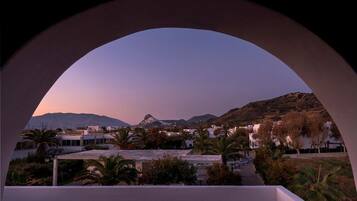 In-room safe, desk, blackout curtains, soundproofing