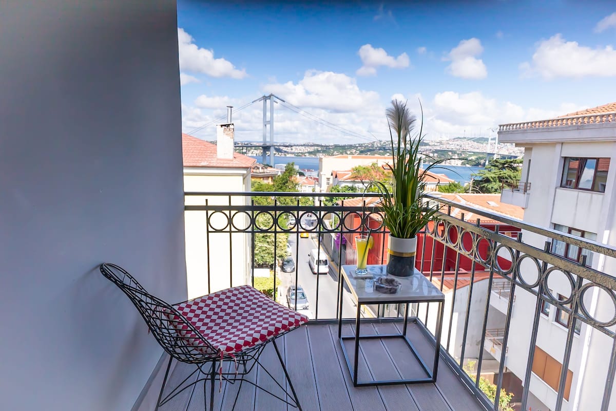 Deluxe kamer (With Bosphorus View) | Uitzicht vanaf balkon