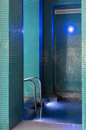 Couples treatment rooms