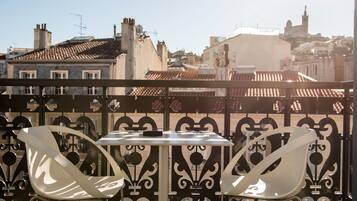 Exclusieve kamer | Luxe beddengoed, bedden met traagschuimmatrassen