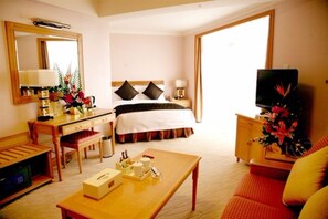 Minibar, in-room safe, desk, blackout curtains - Langfang International Hotel (Langfang)