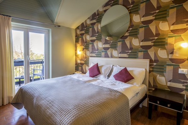 Superior Double or Twin Room, Balcony, Partial Lake View