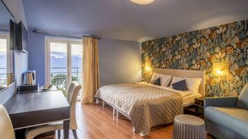 Kamar Double atau Twin Panorama, 1 Tempat Tidur Double atau 2 Tempat Tidur Twin (Panorama) | Brankas, meja kerja, tirai kedap cahaya, dan Wi-Fi gratis