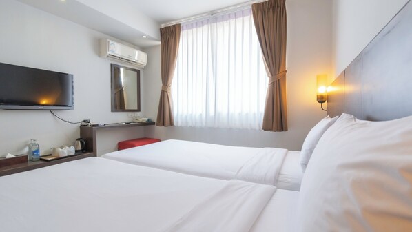 Standard Twin Room | In-room safe, blackout curtains, free cots/infant beds, free WiFi - Pas Cher Hotel, Bangkok (Bangkok)