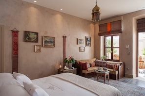 27-inch LCD TV with satellite channels, TV, tablet - La Maison Ottomane (Chania)
