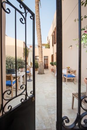 Garden - La Maison Ottomane (Chania)