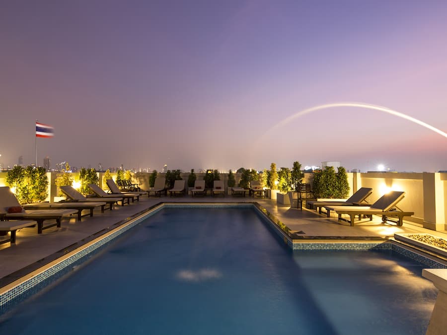 Outdoor pool, sun loungers