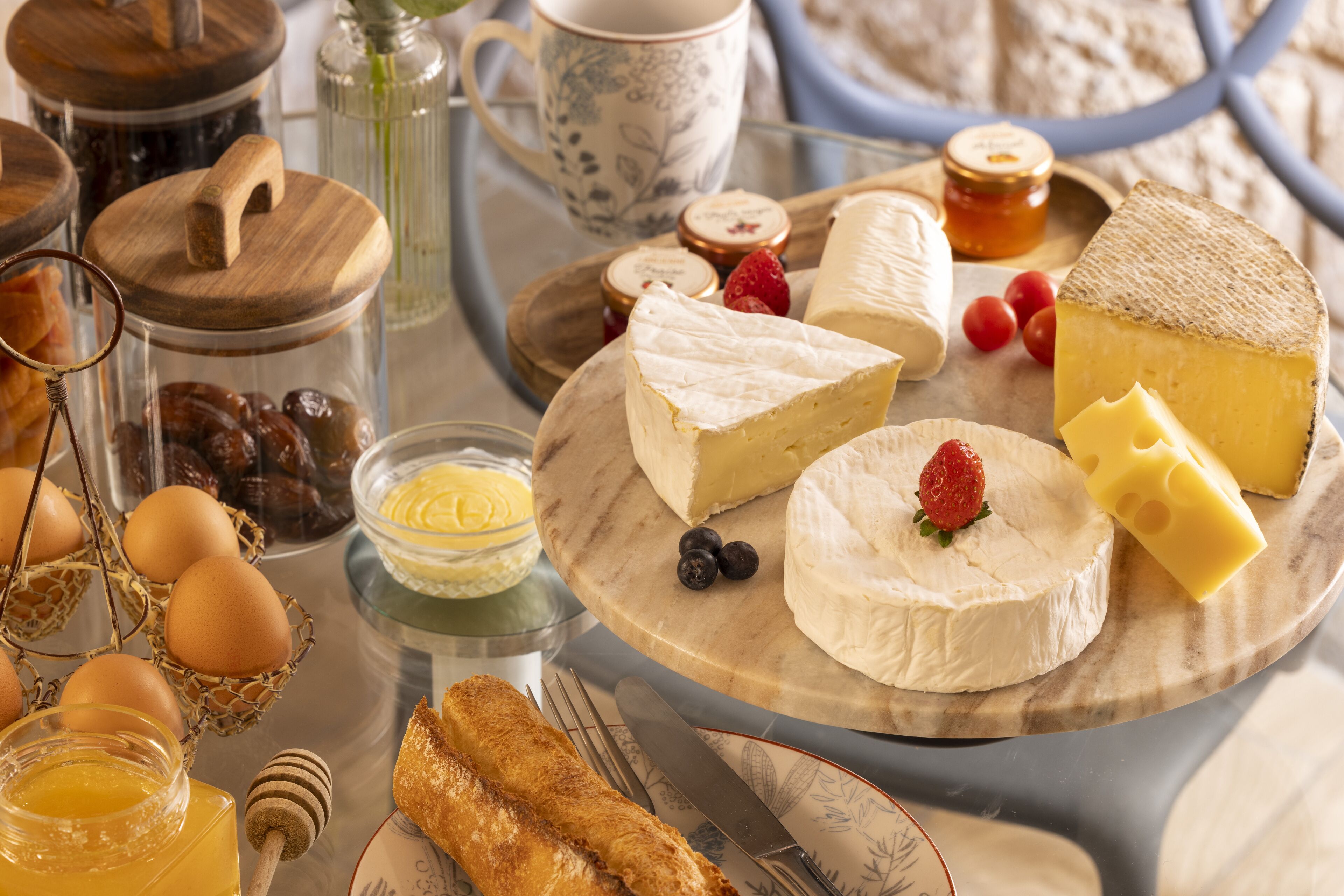 daily buffet breakfast (eur 20 per person)