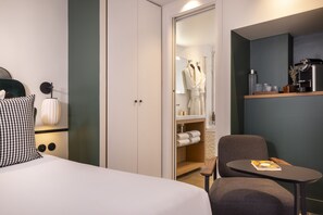 Superior Double or Twin Room | Premium bedding, in-room safe, individually decorated - Hotel Chavanel Paris (Paris)