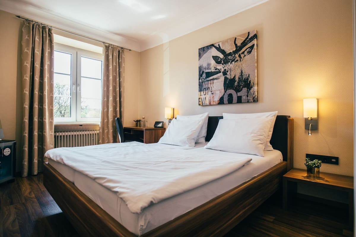 Economy Double Room | Hypo-allergenic bedding available, minibar, in-room safe, desk
