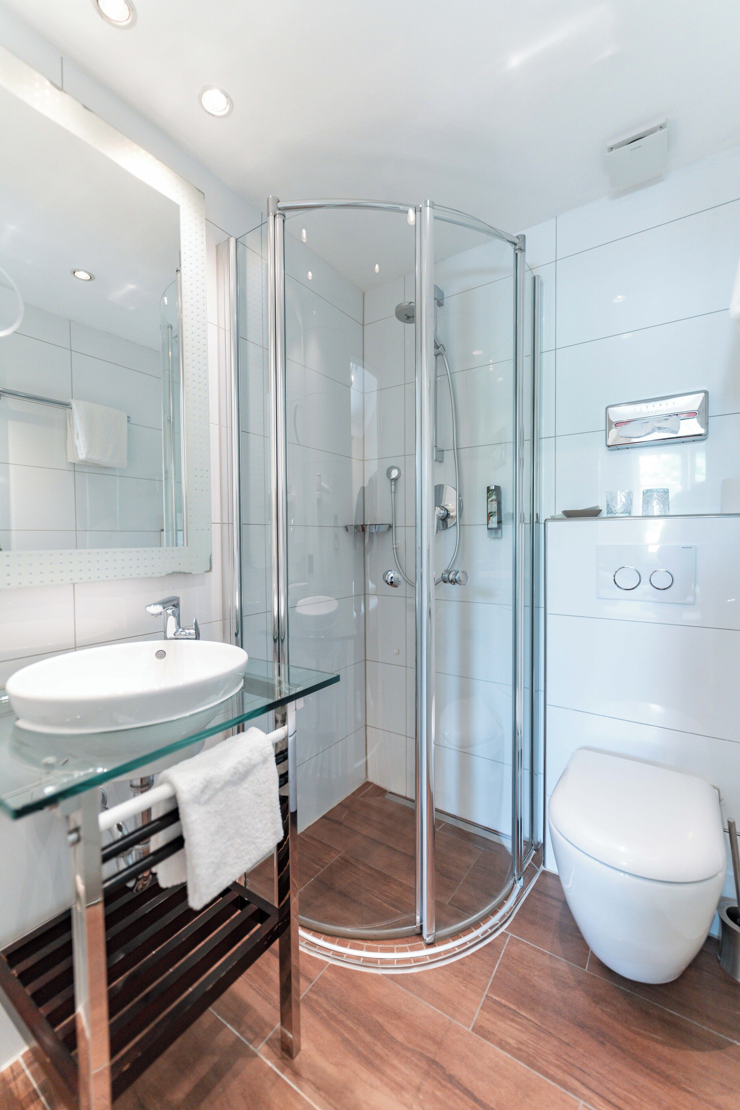 economy double room | bathroom | hair dryer, towels