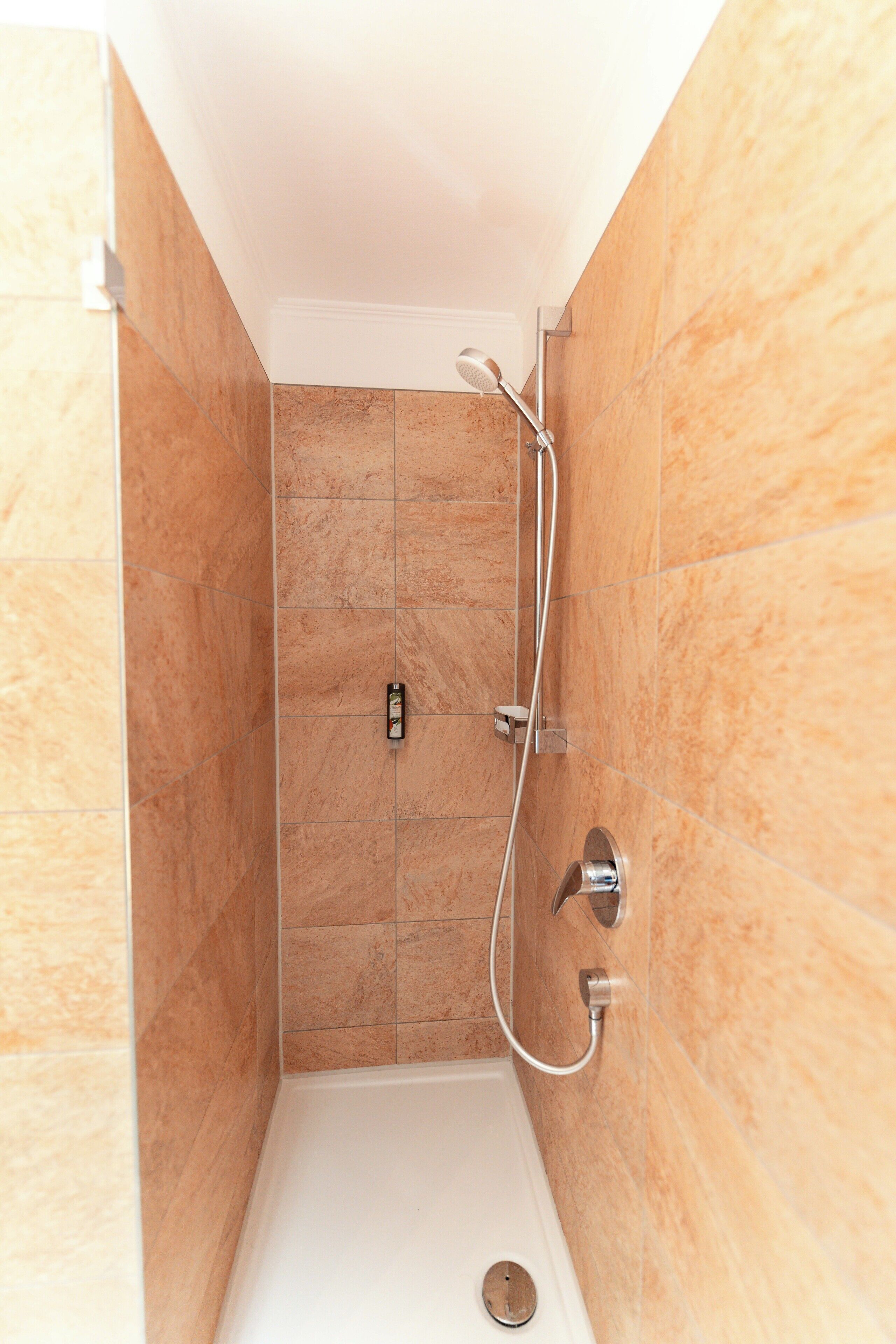 business double room | bathroom | hair dryer, towels