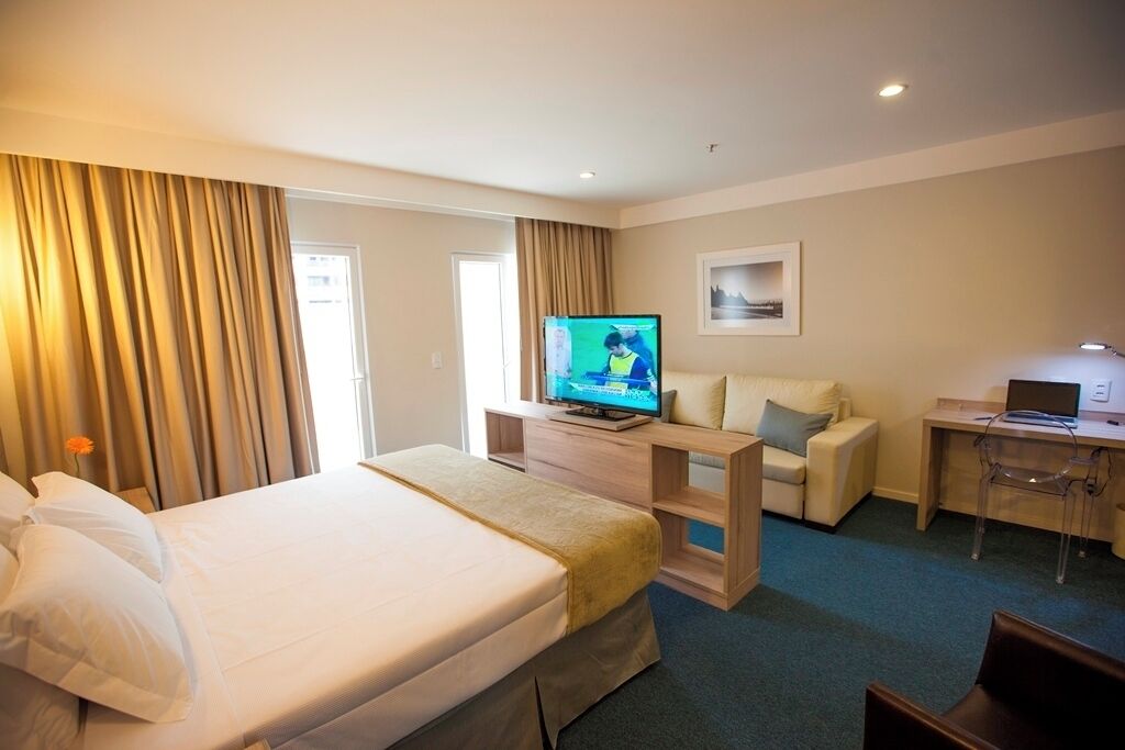 premium casal - 1 cama king e 1 sofá cama | minibar, desk, blackout curtains, free wifi