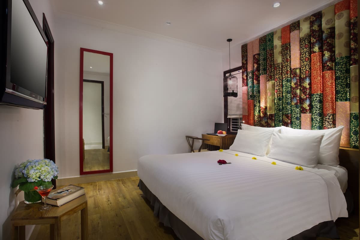 Superior Double Room | 1 bedroom, memory foam beds, free minibar items, in-room safe