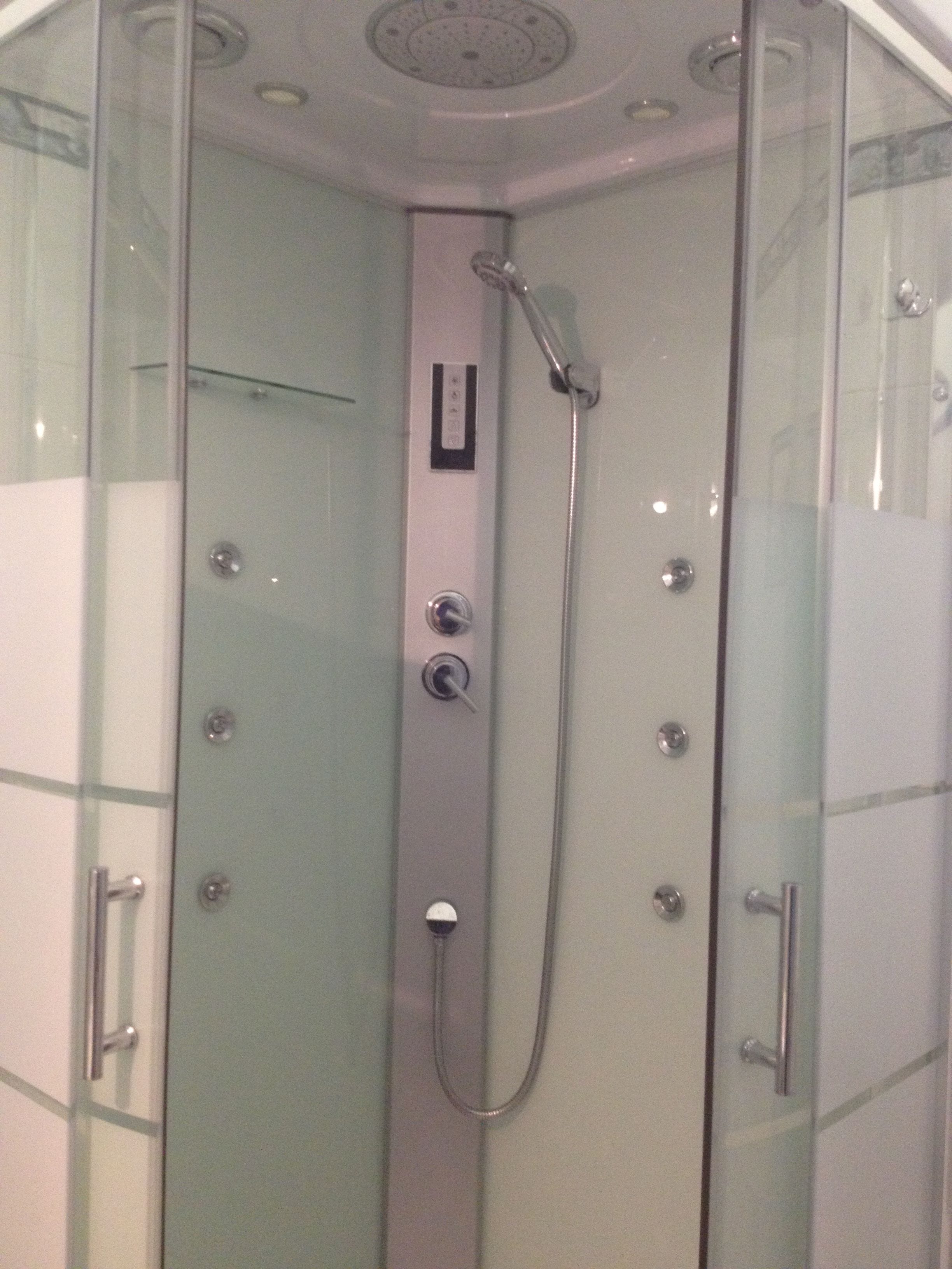 Shower, free toiletries, towels