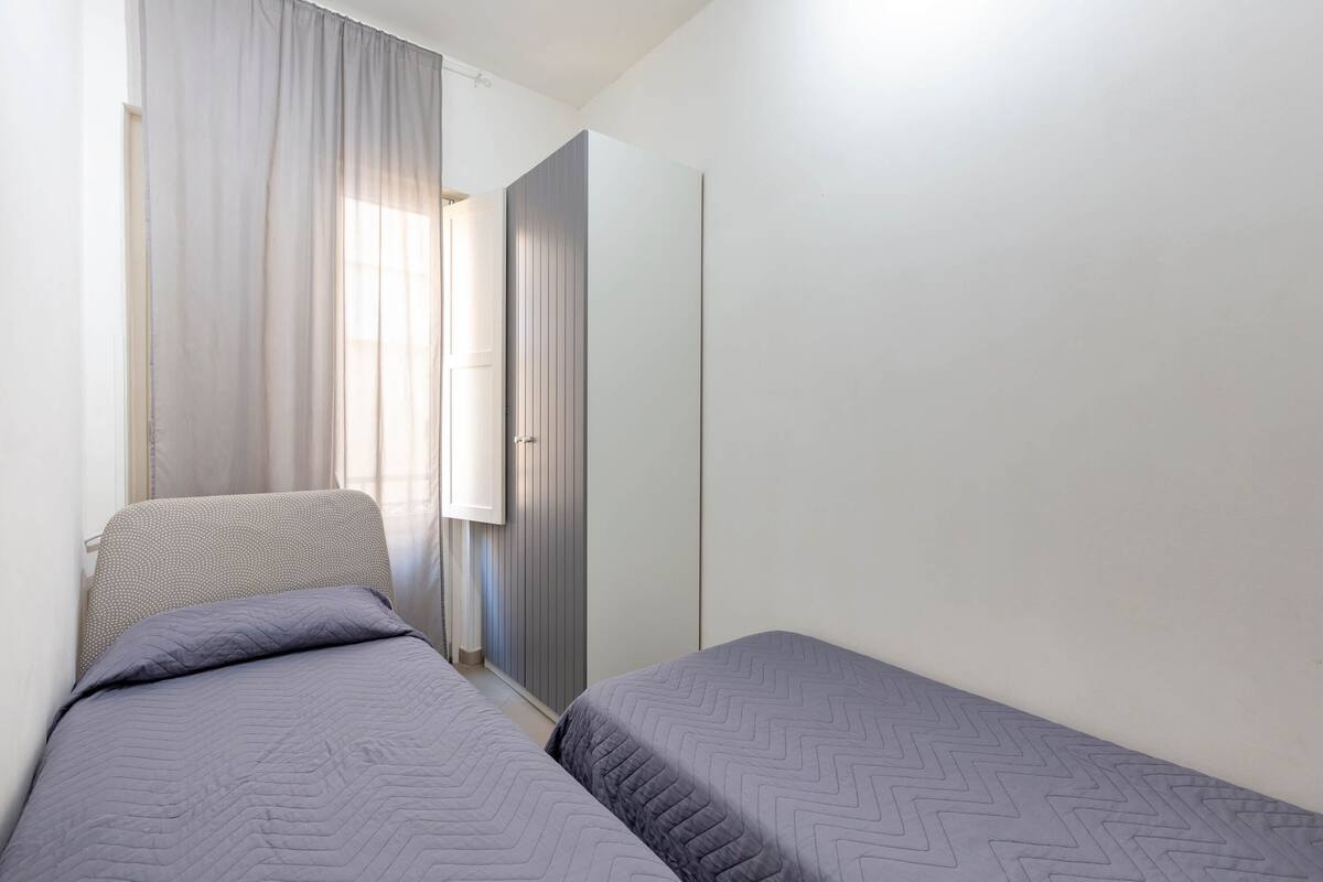 Standard Apartment, 2 Twin Beds, Private Bathroom, City View | Premium bedding, down comforters, iron/ironing board (on request)