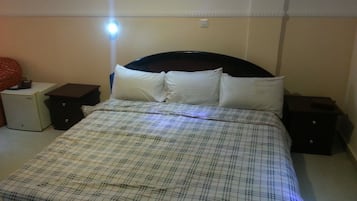 Dobbeltrom – standard | Sengetøy av topp kvalitet, safe på rommet og wi-fi (inkludert)