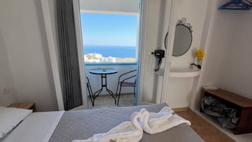 Estúdio, sacada, vista para o mar | Espaço de trabalho para notebook, cortinas blackout, Wi-Fi de cortesia