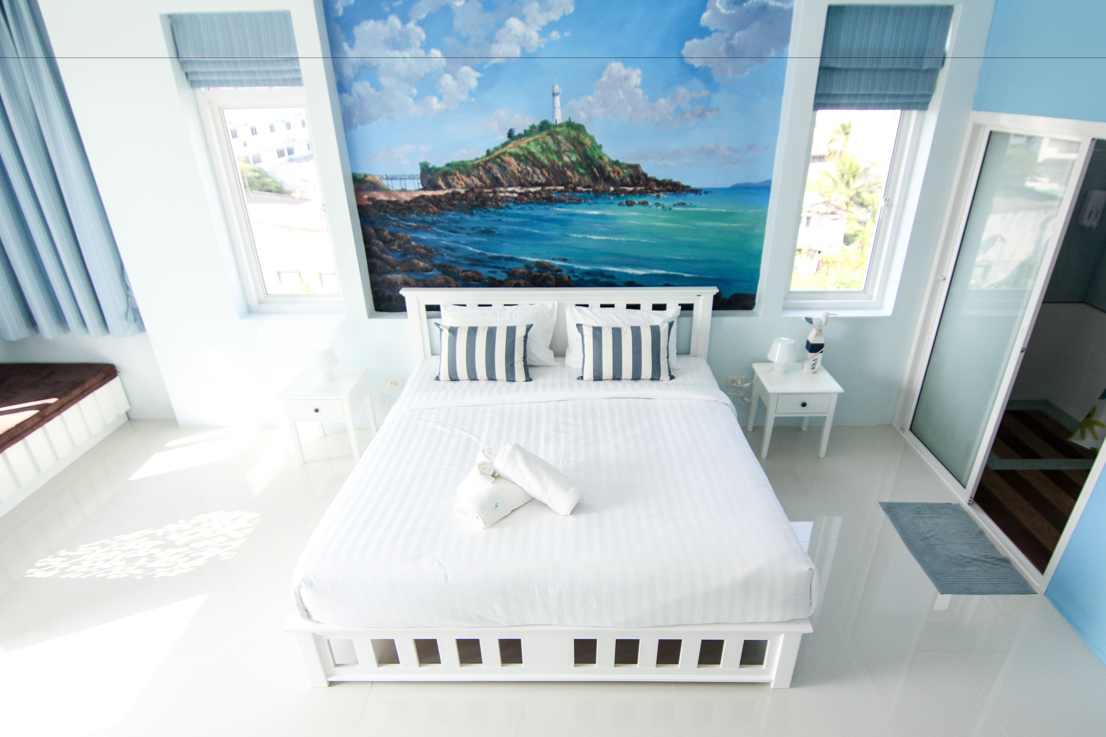 deluxe double room | 1 bedroom, in-room safe, individually decorated, desk