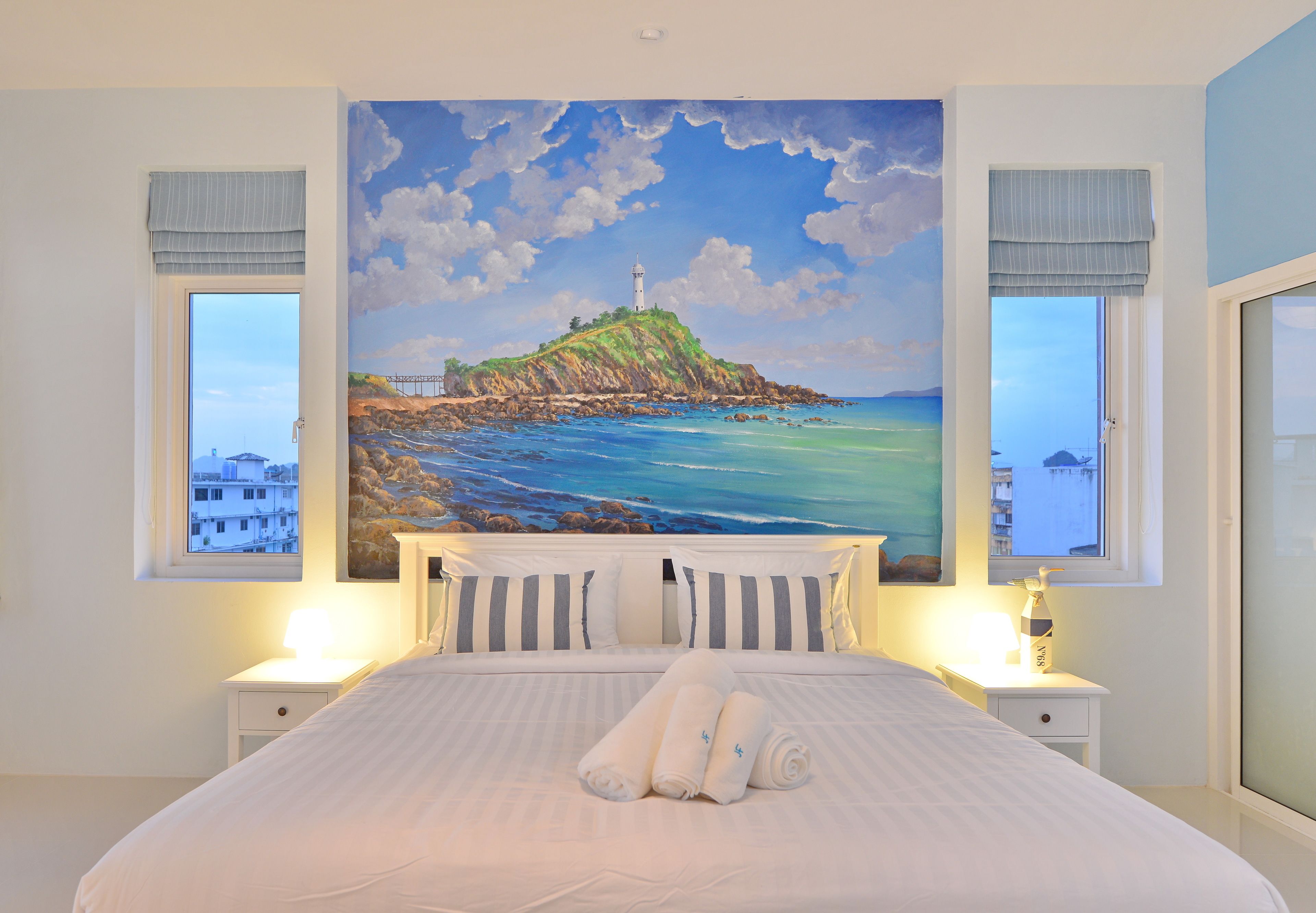 deluxe double room | 1 bedroom, in-room safe, individually decorated, desk