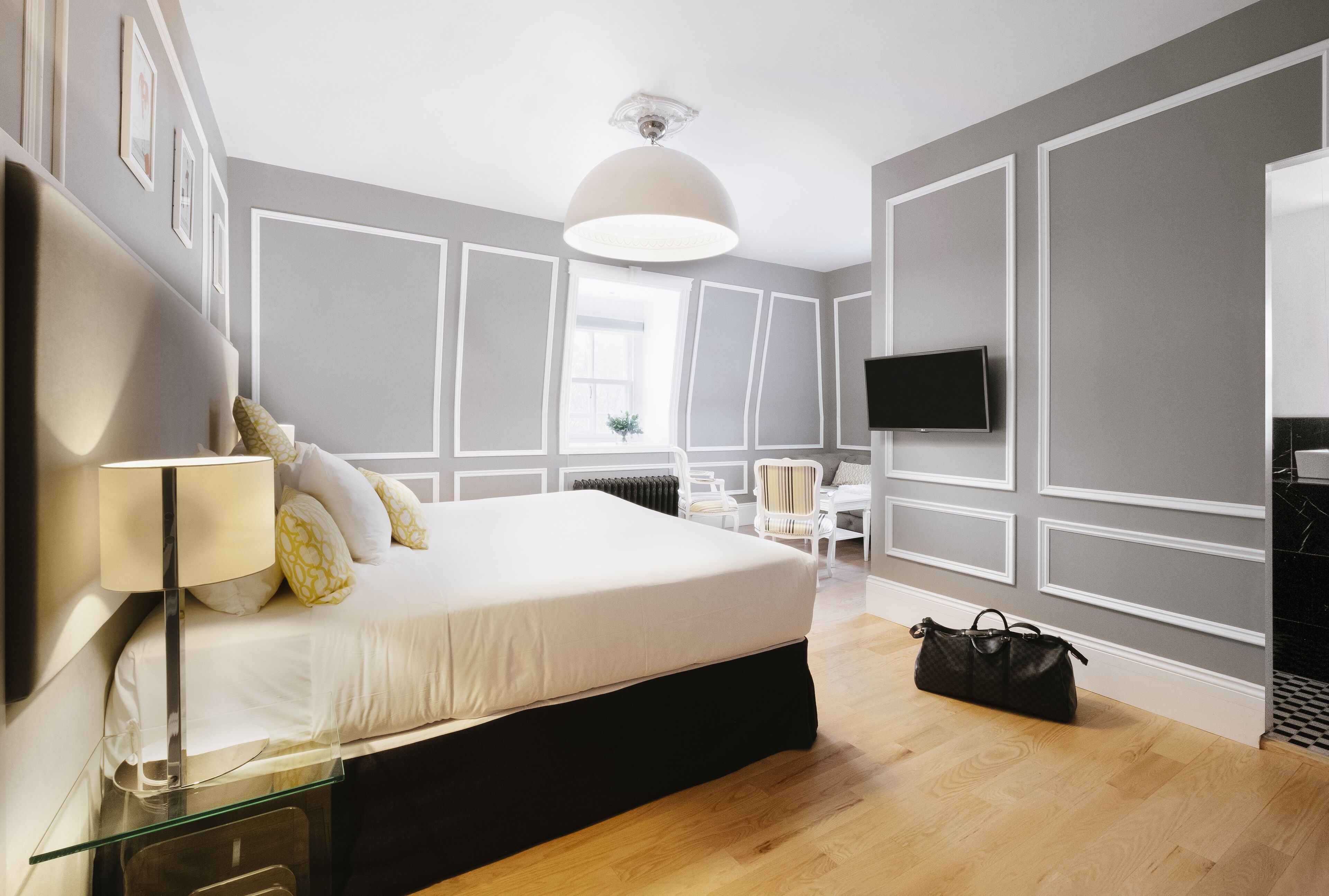 suite junior, 1 king bed | premium bedding, individually decorated, individually furnished, desk