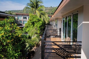 Deluxe Bungalow - Twin Bed  | Private kitchen | Fridge