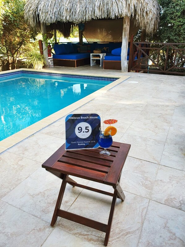 Poolside bar