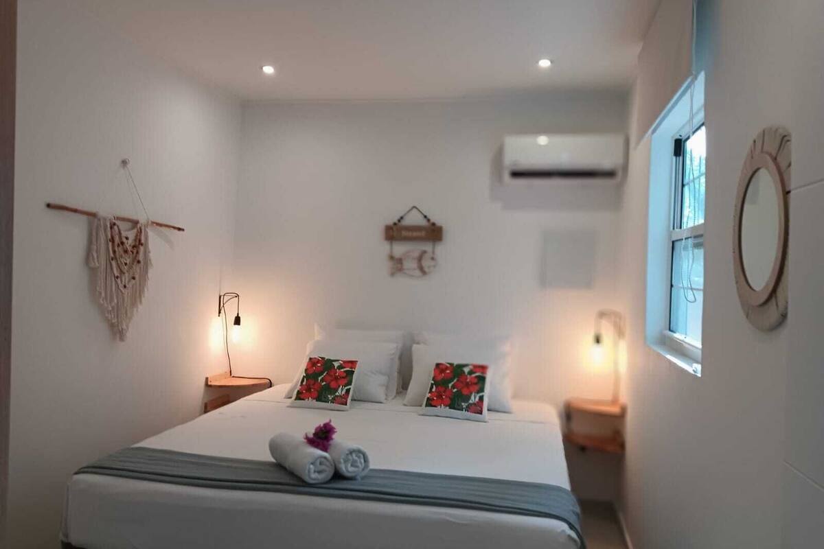 Superior-Studio, Poolblick | 1 Schlafzimmer, Select-Comfort-Betten, Zimmersafe, Verdunkelungsvorhänge