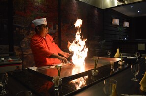 2 restaurants, dinner served - Ramada Paramaribo Princess Hotel (Paramaribo)