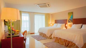 Standardzimmer, 2 Queen-Betten | Hochwertige Bettwaren, Zimmersafe, Schreibtisch, Verdunkelungsvorhänge